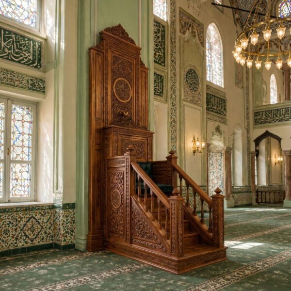 El Oyması Ahşap Cami Minberi – İslami Motifli Lüks Cami Minberi