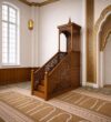 Ahşap Cami Minberi – El Oyması İslami Motifli Cami Minberi